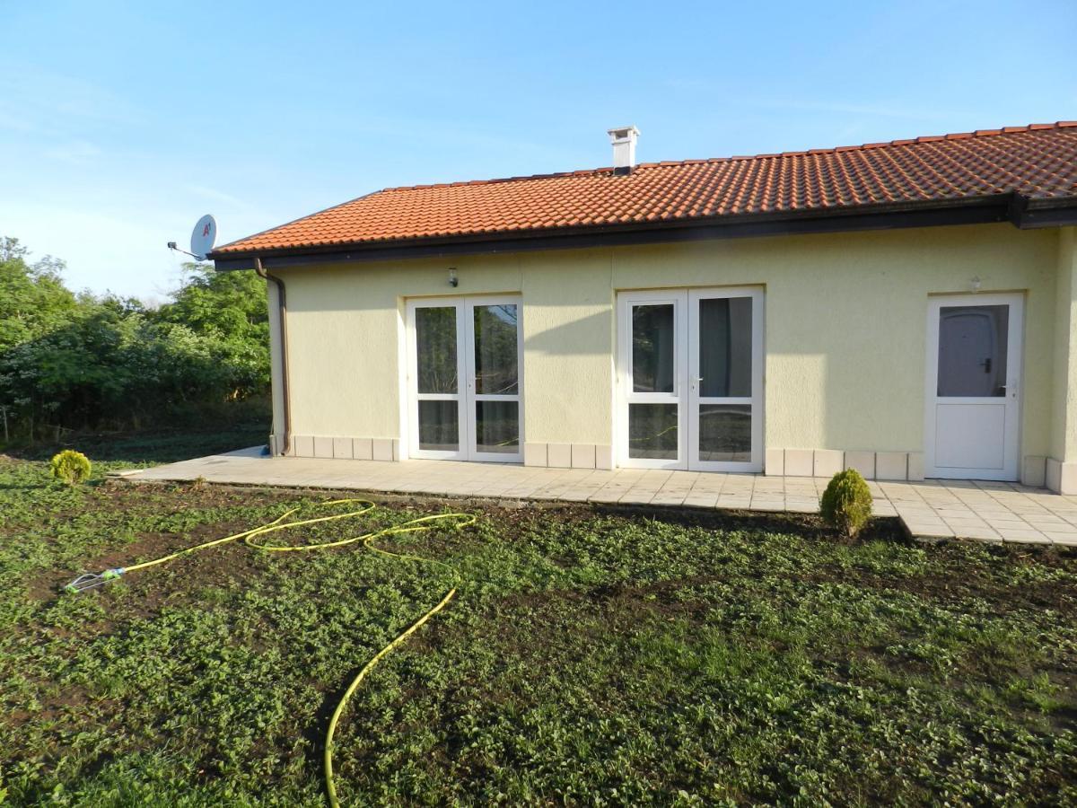 Villa Campo Ezerets Exteriér fotografie