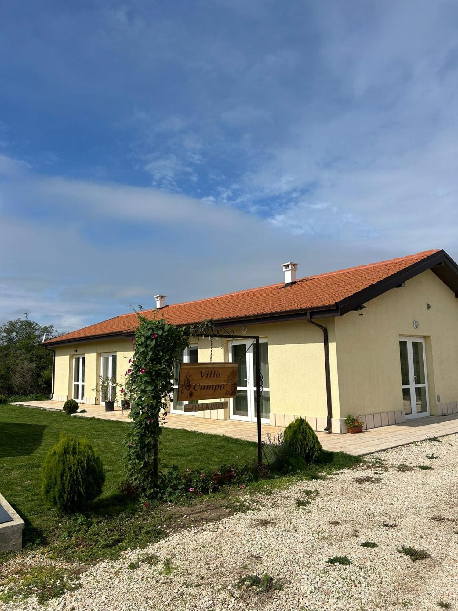 Villa Campo Ezerets Exteriér fotografie